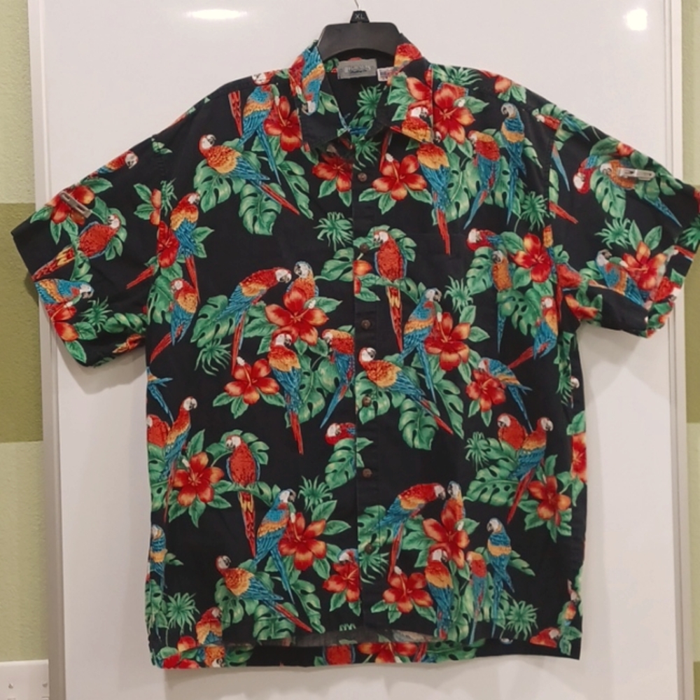 High Seas Trading Co Men's Black XL Hibiscus & Macaw 90's Vintage* Hawaiian Shrt